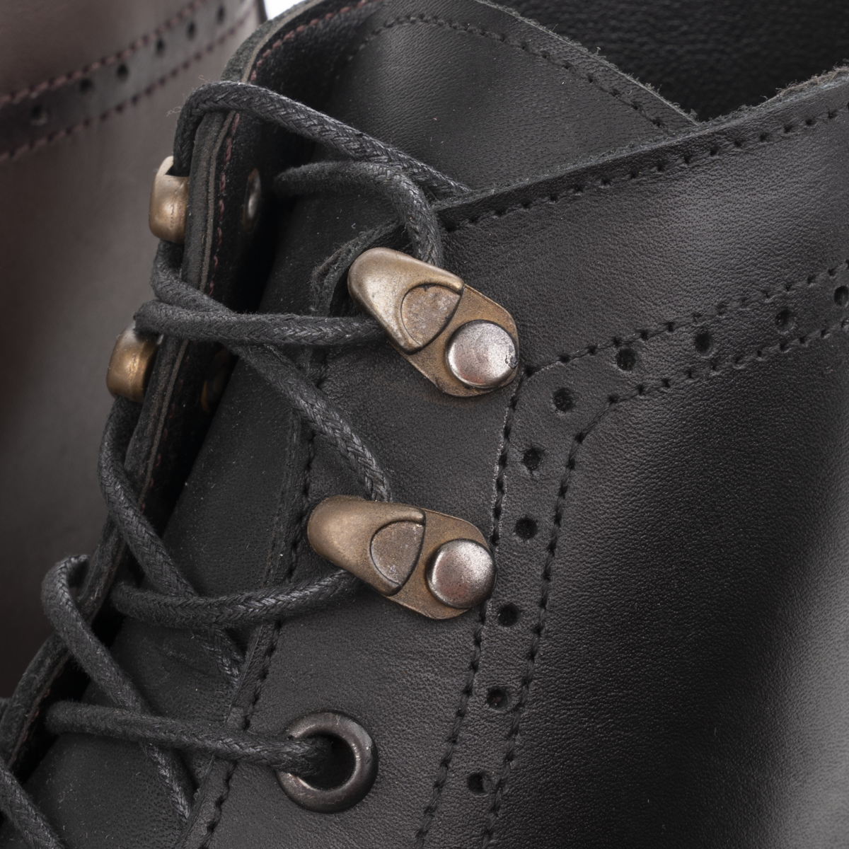 M26 Premium Leather Boots