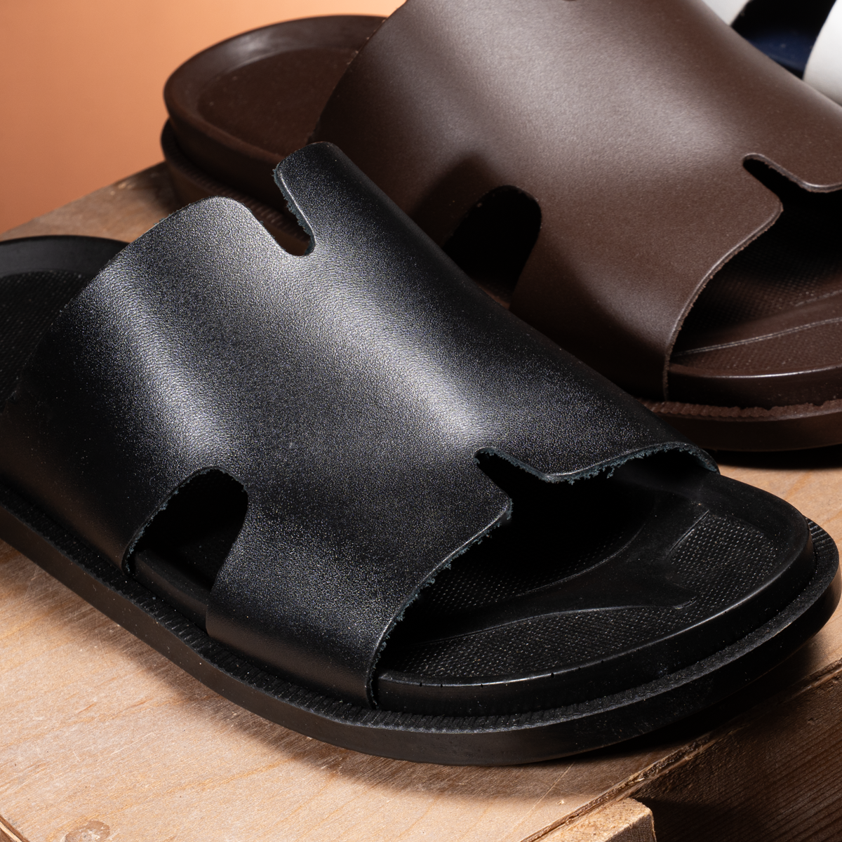 DO8 Signature Sandals
