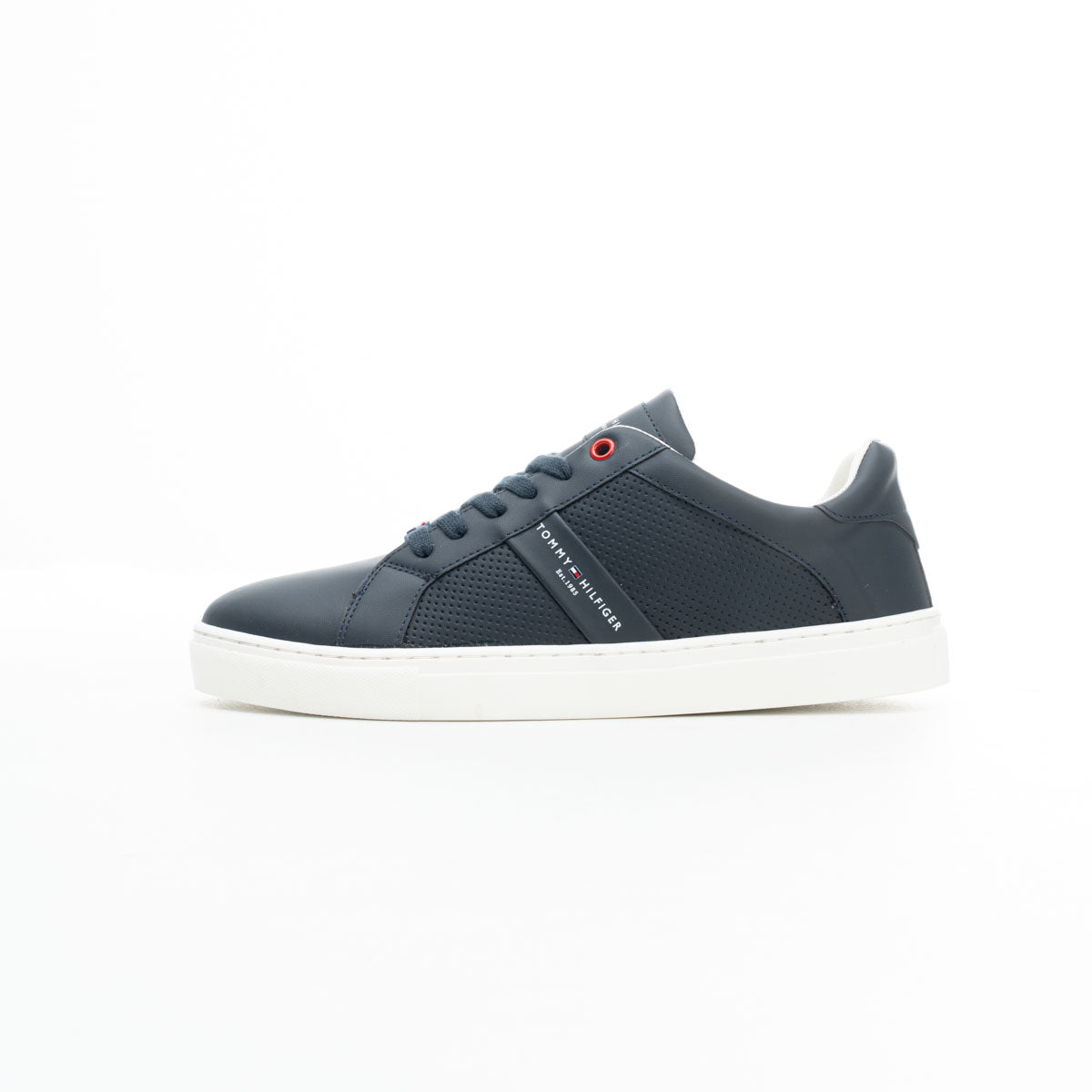 TO Sneakers V25