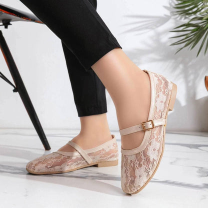 Lace Ballerina – D12